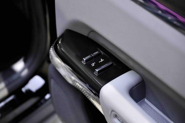 Used Zeekr 7X 2025 100 kWh Long-Range Rear-Wheel Drive with Intelligent Driving Features
