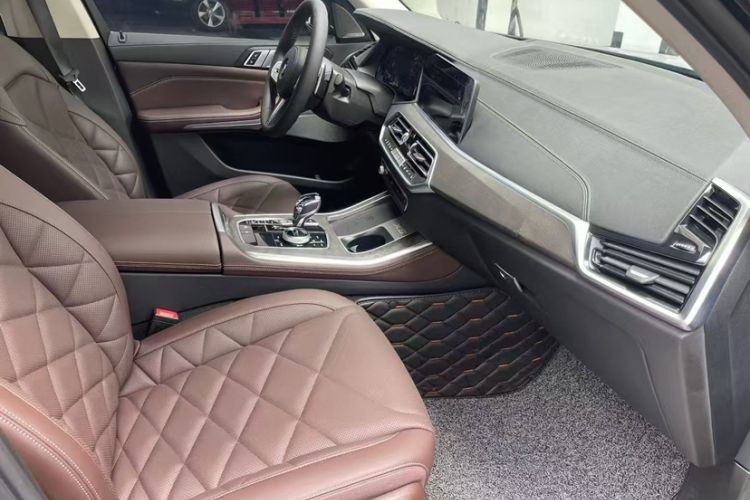 Used BMW X5 2022 Restyled xDrive 30Li Luxury Version M Sport Package
