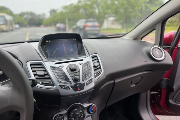 Used Ford Fiesta 2013 Hatchback 1.5L Automatic Fashion Edition
