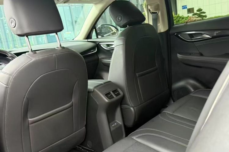 Used Buick Envision 2023 Encore S 552T Two-Wheel Drive Luxury Model
