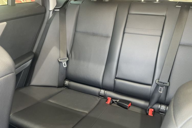 Used Mercedes-Benz GLK-Class 2013 GLK 300 4MATIC Dynamic Sunroof Model