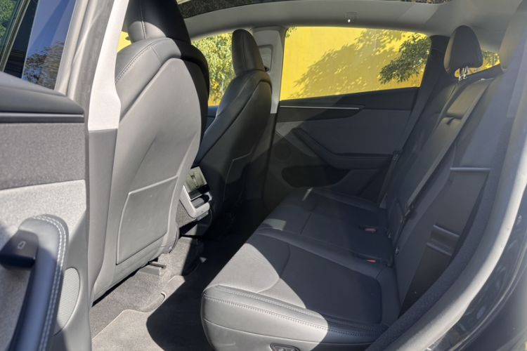 Used Tesla Model Y 2025 Rear-Wheel-Drive Version
