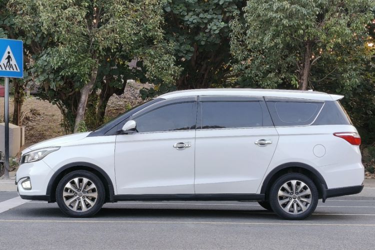 Used Changan Lingxuan 2017 1.6L Manual Elite Model
