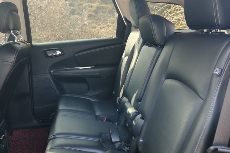 Used Dodge Journey 2013 2.4L Two-Wheel Drive Luxury Version
