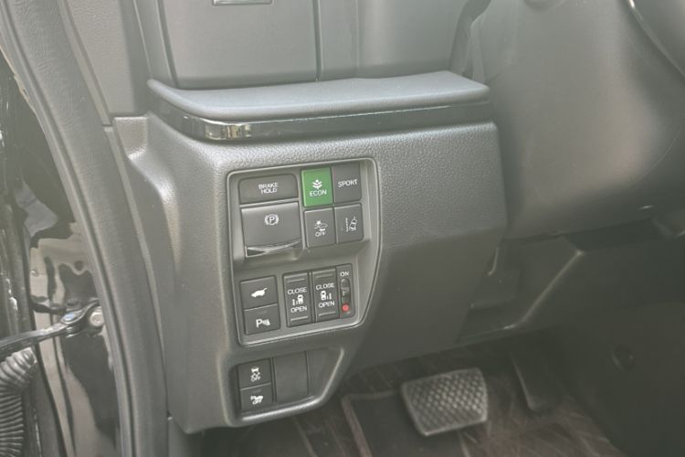 Used Honda Elysion 2022 2.0L eHEV Comfort Version
