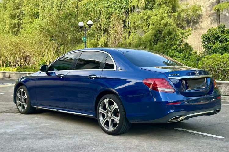 Used Mercedes-Benz E-Class 2016 E 300 L Sporty and Stylish Model
