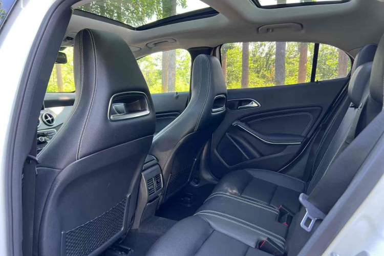 Used Mercedes-Benz GLA 2015 GLA 220 4MATIC Fashion Model
