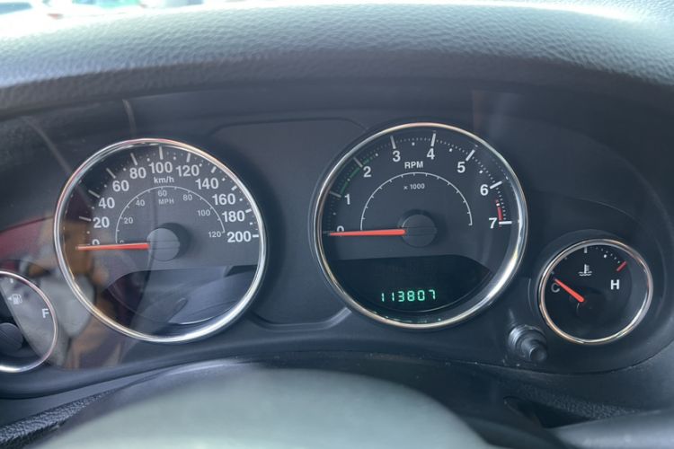 Used  Wrangler 2014 3.0L Sahara Four-Door Edition
