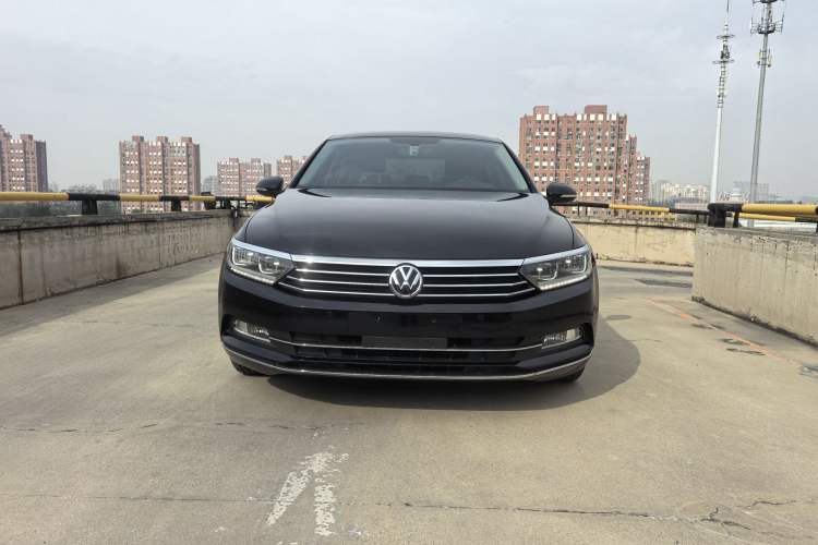 Used Volkswagen Magotan 2017 330TSI DSG Luxury Model
