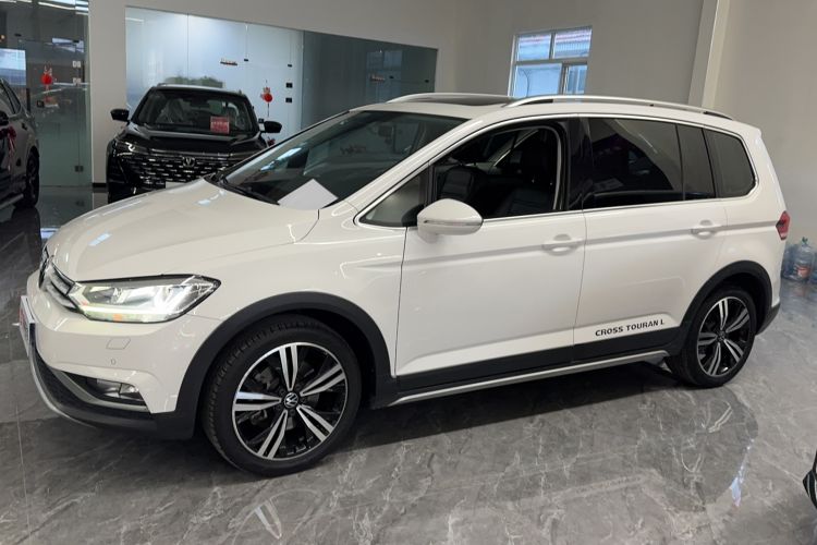 Used Volkswagen Touran 2021 Volkswagen Touran L 280TSI DSG Boundary Edition 7-Seater
