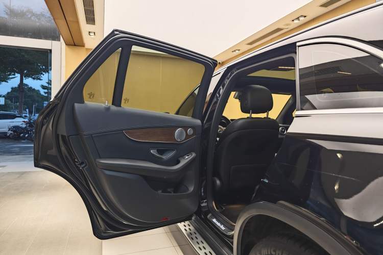 Used Mercedes-Benz GLC 2021 GLC 300 L 4MATIC Dynamic Model