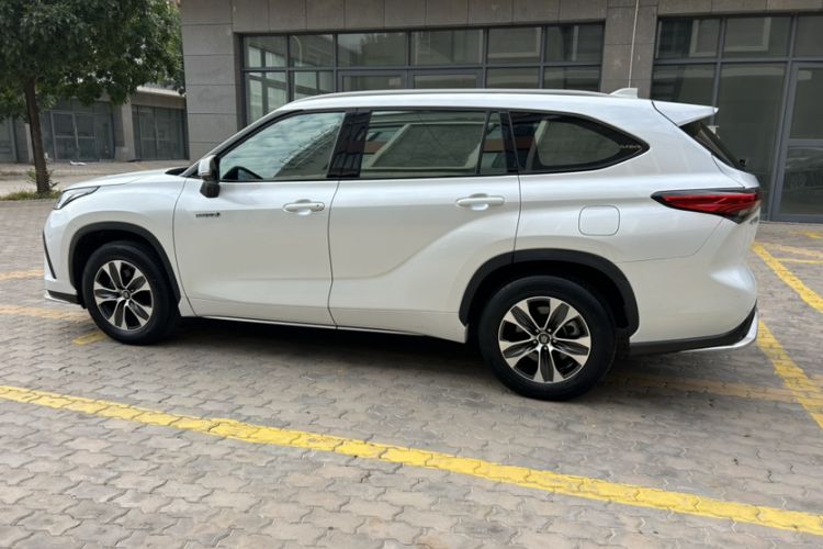 Used Toyota Crown Land Cruiser 2021 2.5L HEV Two-Wheel Drive Elite Edition
