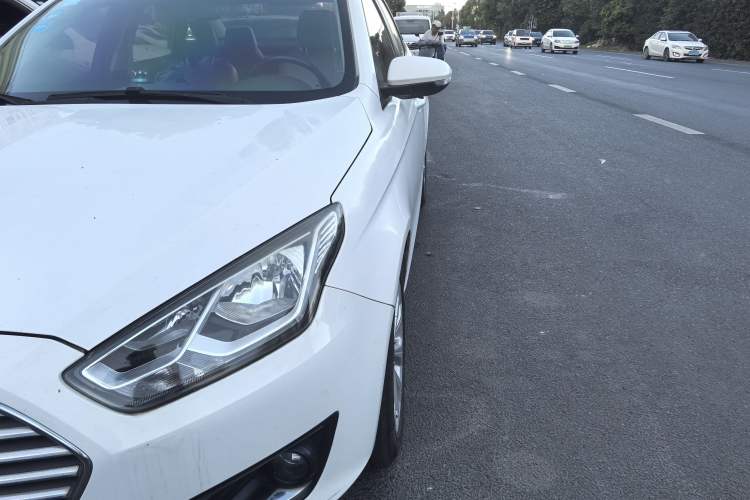 Used Ford Escort 2015 1.5L Automatic Fashion Model
