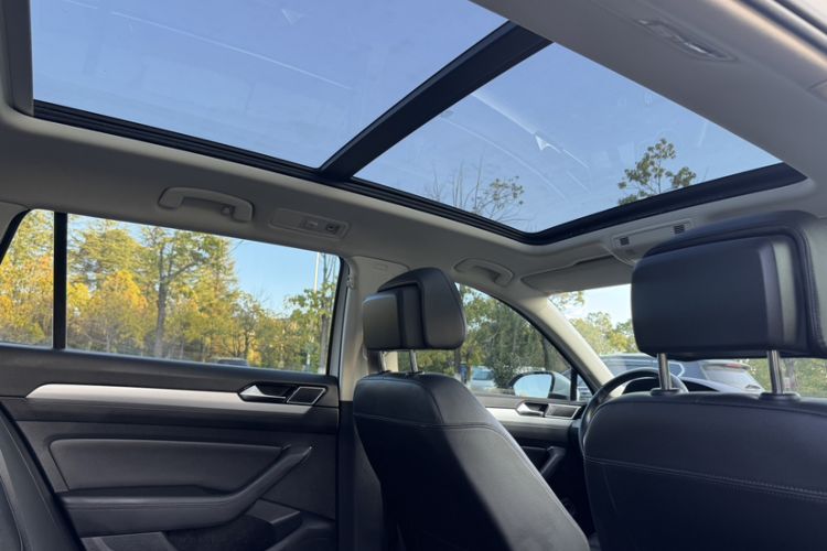 Used Volkswagen Variant 2017 380TSI Two-Wheel Drive Comfort Edition
