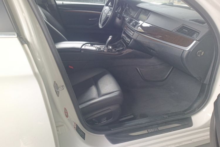 Used BMW 5 Series 2014 530Li Leading Model
