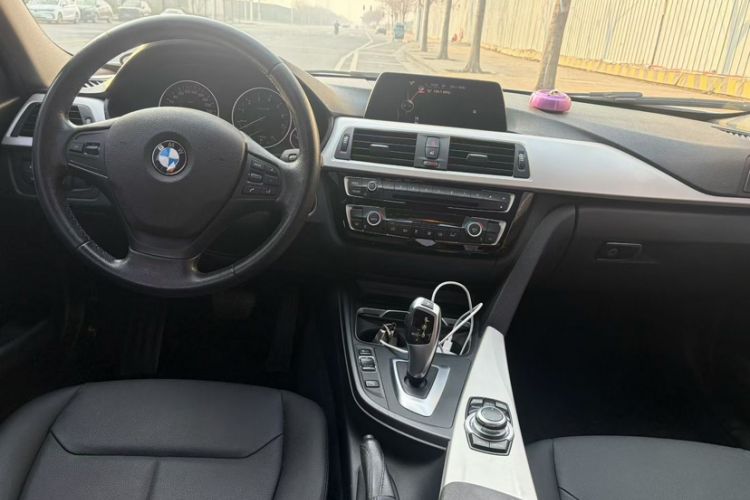 Used BMW 3 Series 2016 320i Fashion Model
