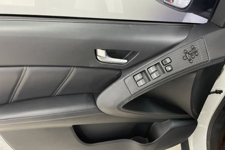 Used Luxgen U6 SUV 2014 2.0T ZhiZun Model
