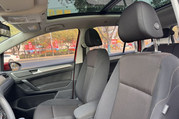 Used Volkswagen Golf Sportsvan 2016 1.6L Automatic Comfort Model
