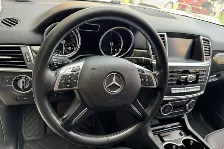 Used Mercedes-Benz M-Class 2014 ML 350 CDI 4MATIC
