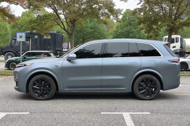 Used Li Auto L8 2023 Pro Model
