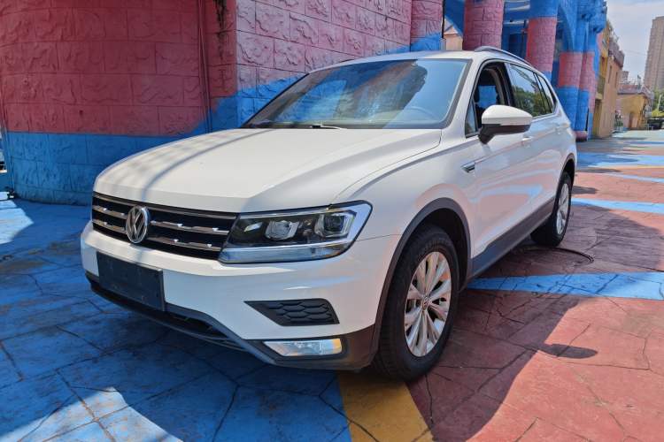 Used Volkswagen Tiguan L 2017 330TSI Automatic Two-Wheel Drive Luxury Edition
