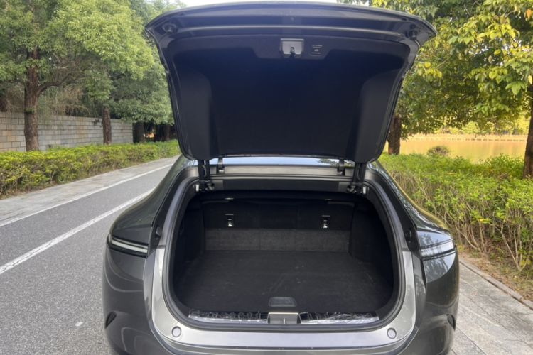 Used  12 2025 Ultra Extended-Range Edition
