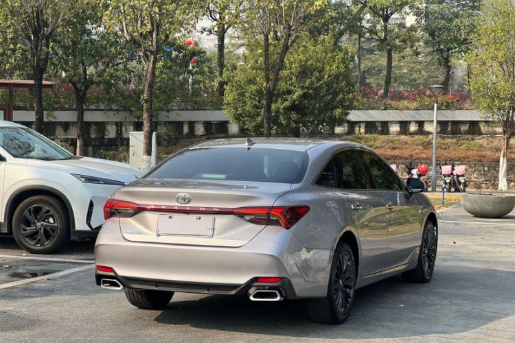 Used Toyota Avalon 2023 2.0L XLE Deluxe Edition
