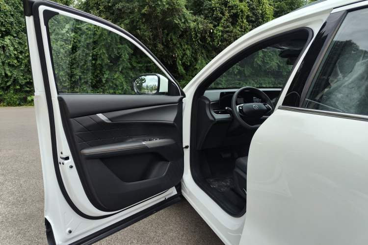 Used Changan CS75 PLUS 2025 4th Generation 1.5T New Blue Whale Smart Whale Enjoyment Edition
