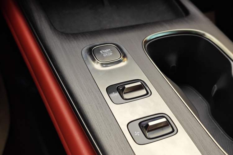 Used Xiaomi Auto SU7 2024 Rear-Drive Long-Range Intelligent Driving Version
