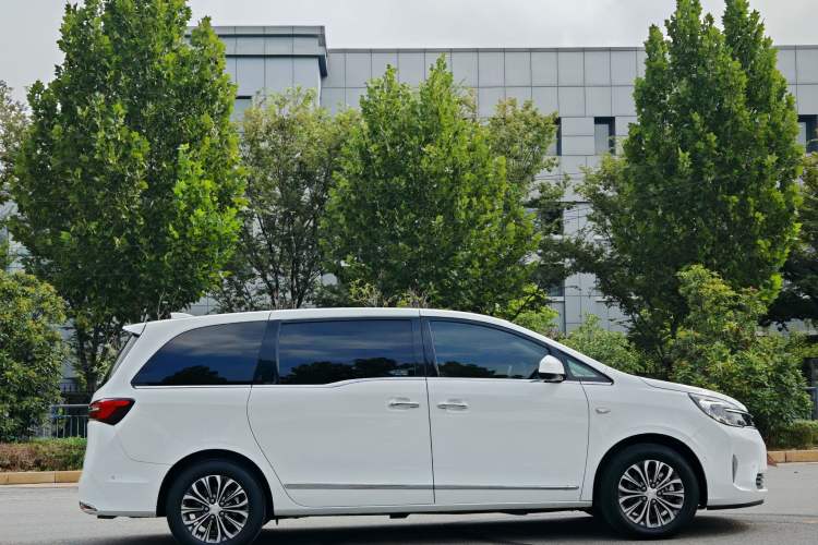 Used Buick GL8 2021 Land Cruiser Executive Class 652T Smart Luxury Model
