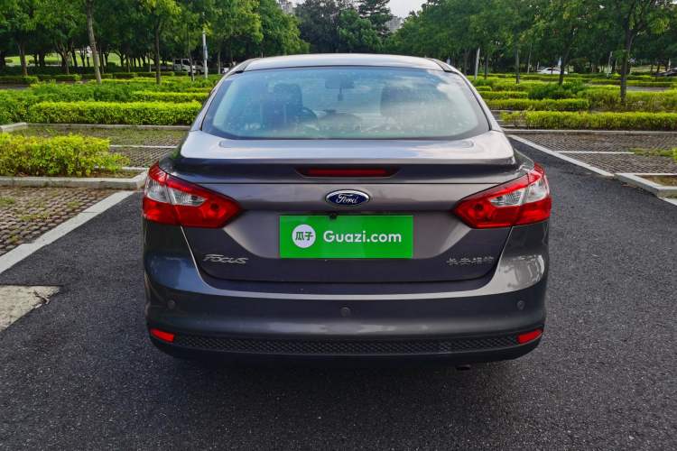 Used Ford Focus 2012 Sedan 1.6L Automatic Fashion Edition
