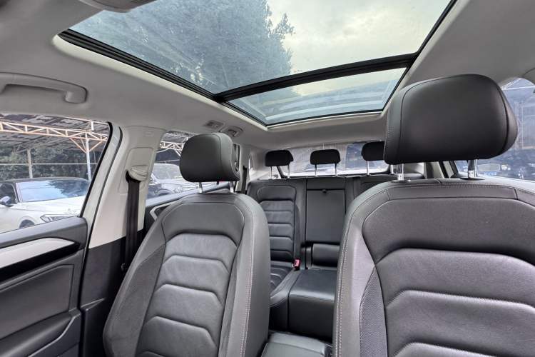 Used Volkswagen Tayron 2020 330TSI Two-Wheel Drive Luxury Smart Connectivity Version
