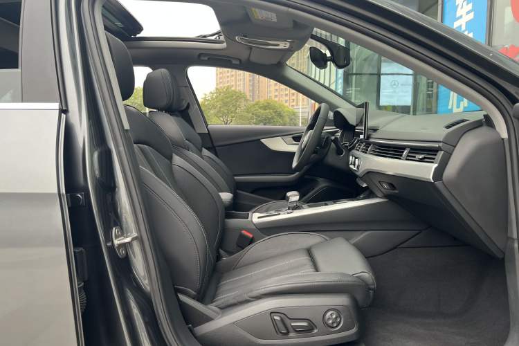 Used Audi A4L 2020 40 TFSI Luxury Dynamic Model
