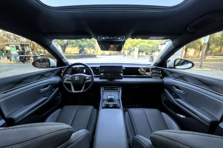 Used BYD Qin L 2025 DM-i Smart Drive 80KM Superior Model