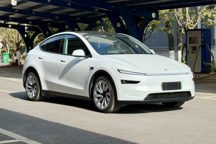 Used Tesla Model Y 2025 Rear-Wheel Drive First Edition