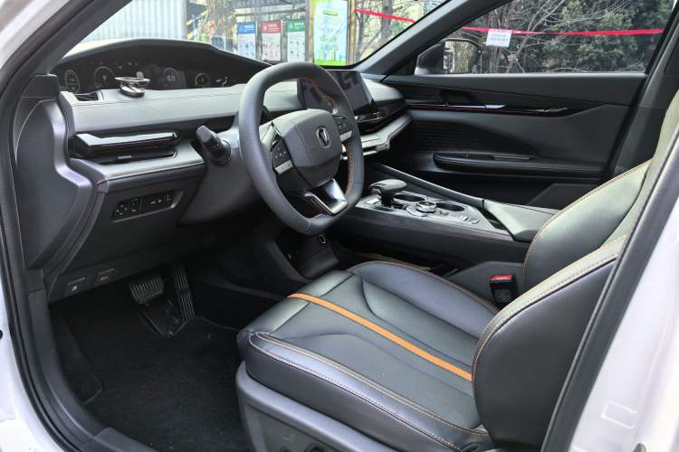 Used Changan UNI-V 2024 1.5T Prestige Edition
