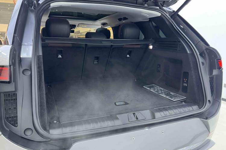 Used Land Rover Range Rover Sport 2023 400PS Dynamic SE
