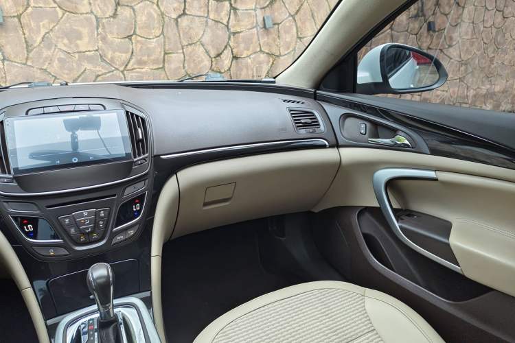 Used Buick Regal 2015 2.0L Leading Fashion Edition
