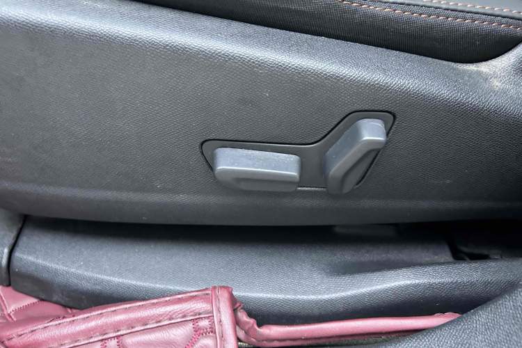 Used Peugeot 5008 2017 350THP 7-Seater Elite Edition
