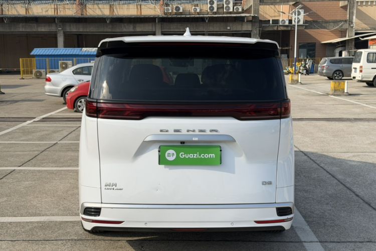 Used Denza D9 2022 DM-i 970 Four-Wheel Drive Prestige Model
