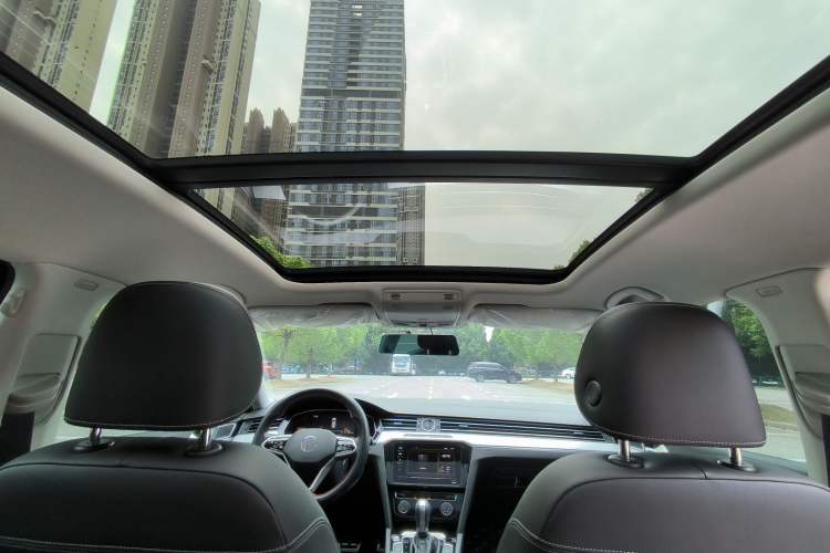 Used Volkswagen Magotan 2023 2 Million Units Limited-Edition 280TSI DSG Comfort Version
