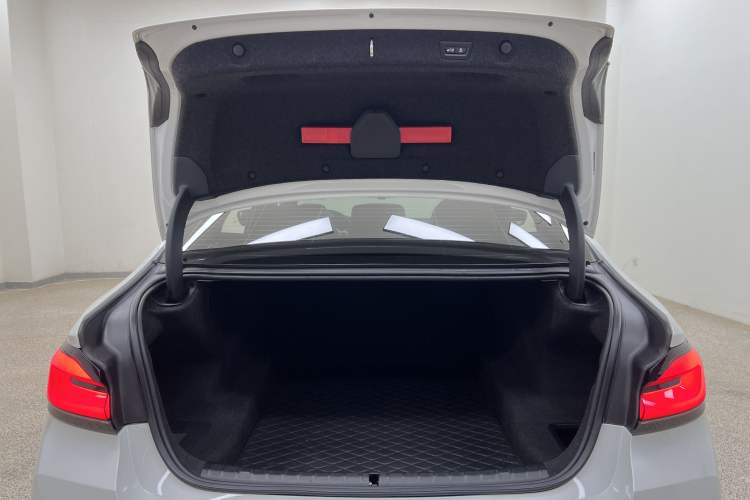 Used BMW 5 Series 2021 Facelifted 530Li Leading Edition M Sport Package
