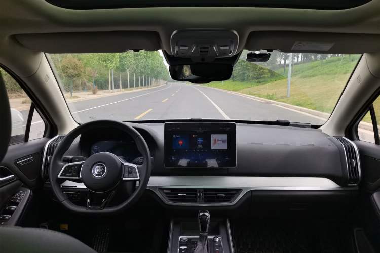 Used BYD Tang 2018 2.0T Automatic SmartConnect Prestige 7-Seater China V Standard
