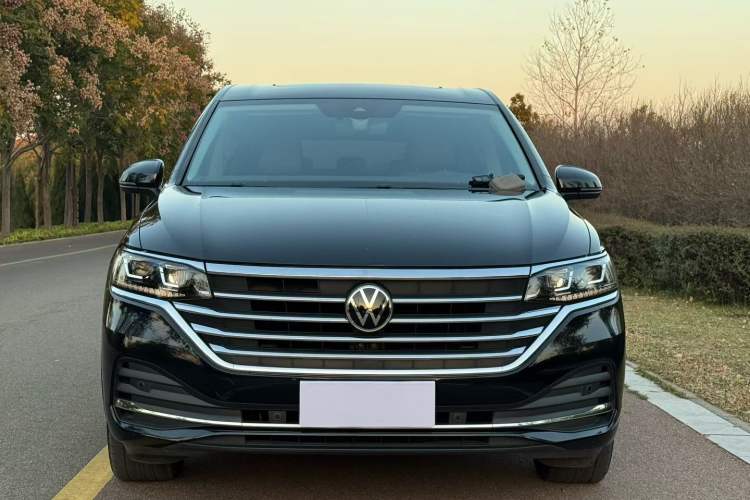 Used Volkswagen Viloran 2024 380TSI Luxury Edition
