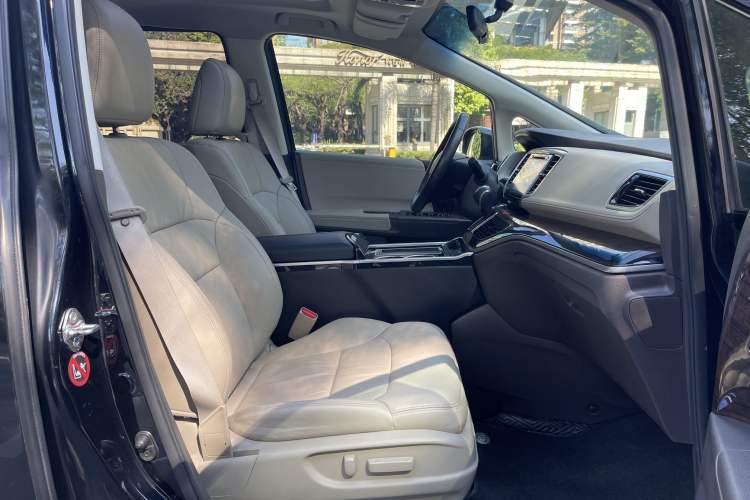 Used Honda Odyssey 2015 2.4L Smart Edition
