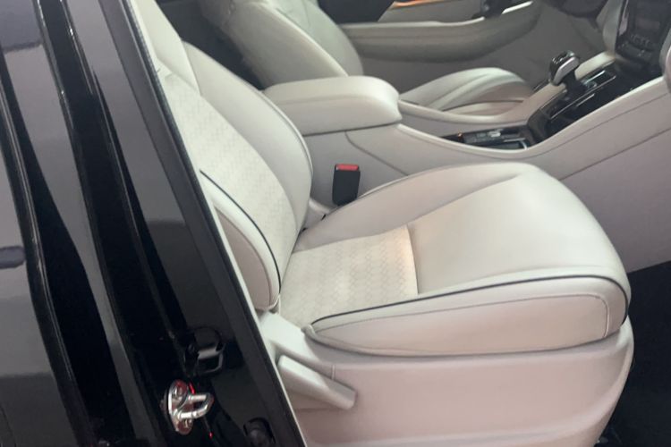 Used FORTHING M7 2022 Lingjue Model 2.0T Automatic Executive Edition
