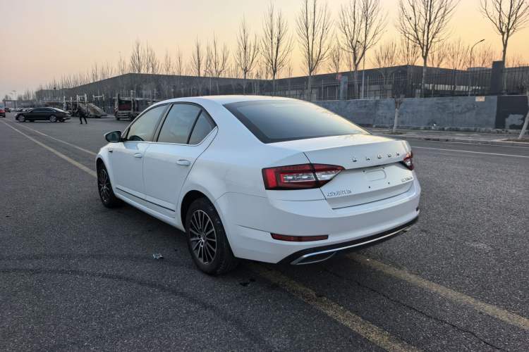 Used Skoda Octavia 2019 1.5L Automatic Smart Drive Luxury Edition China VI Standard
