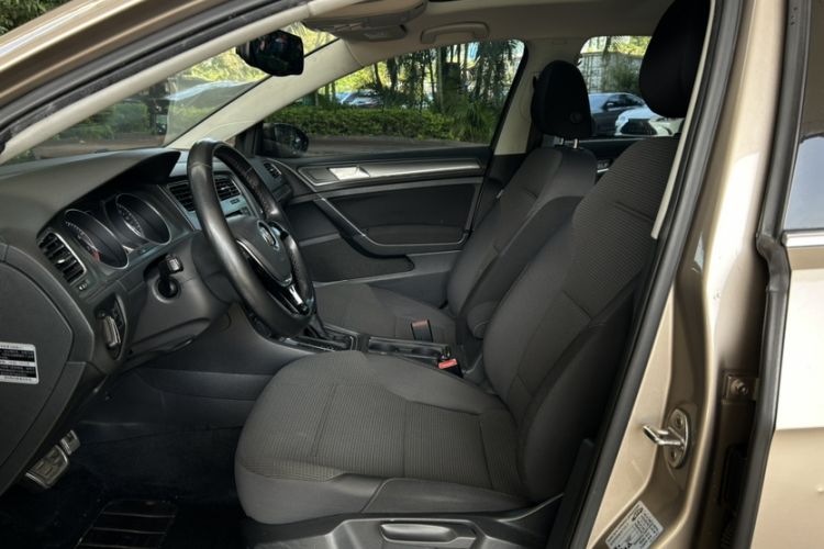 Used Volkswagen Golf 2016 230TSI Automatic Comfort Version
