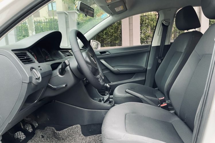 Used Volkswagen Santana 2015 1.6L Manual Fashion Edition
