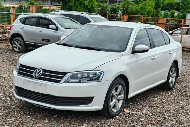 Used Volkswagen Lavida 2013 Revised Classic 1.6L Automatic Fashion Edition
